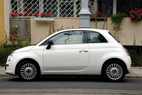 weißer Fiat 500 – Beispiel für Gebrauchtwagenankauf Bad Homburg vor der Höhe